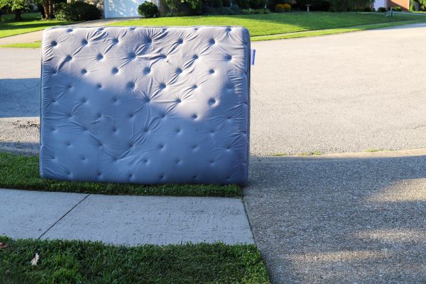 Mattress Removal Service in Pewaukee